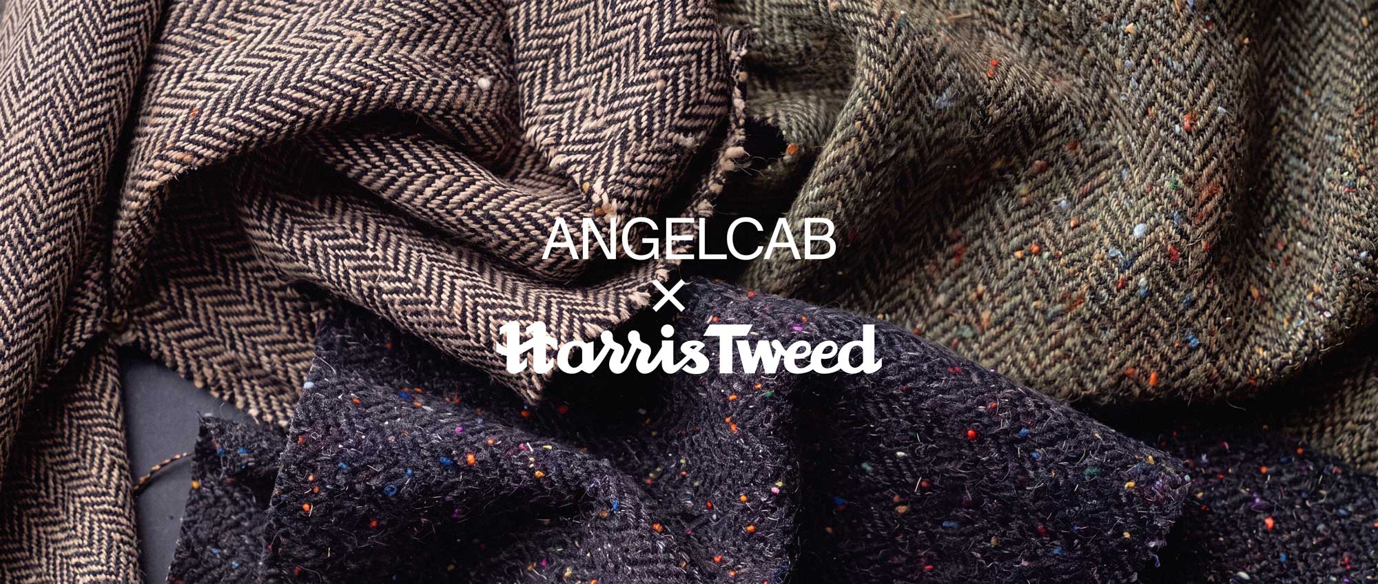 ANGELCAB x Harris Tweed – Kollektions-Banner ANGELCAB x Harris Tweed Logo auf drei Tweed-Stoffen mit Fischgratmuster in Beige, Oliv und Dunkelblau